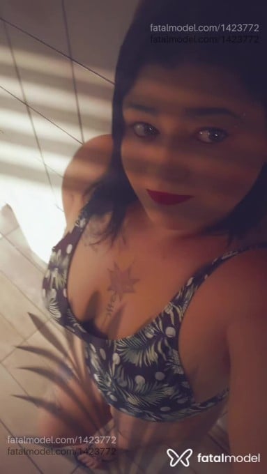 Acompanhante mulher morena (o) de olhos castanhos em Pinhalzinho Acompanhante mulher morena (o) de olhos castanhos em Pinhalzinho - Keity