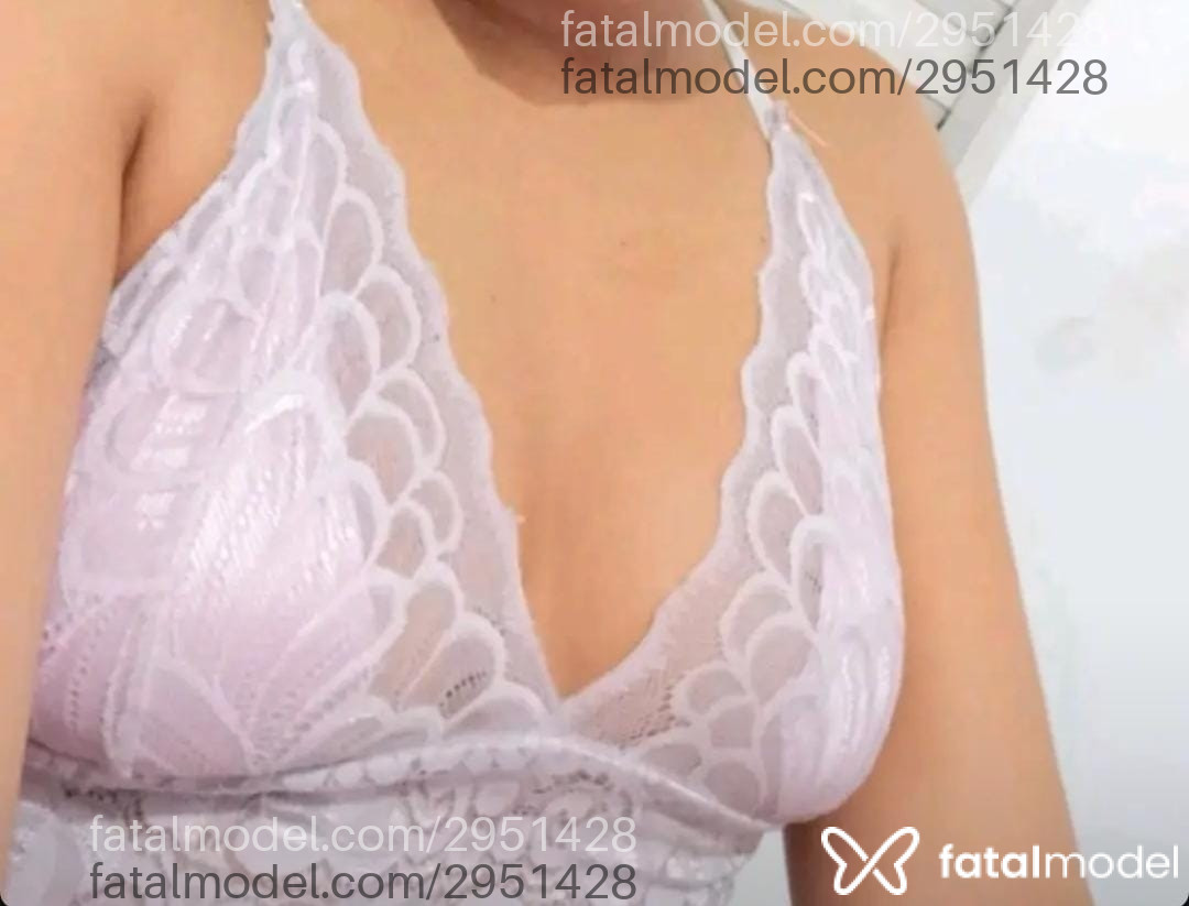 Acompanhante mulher morena (o) de olhos castanhos - Bruna Acompanhante mulher morena (o) de olhos castanhos - Bruna