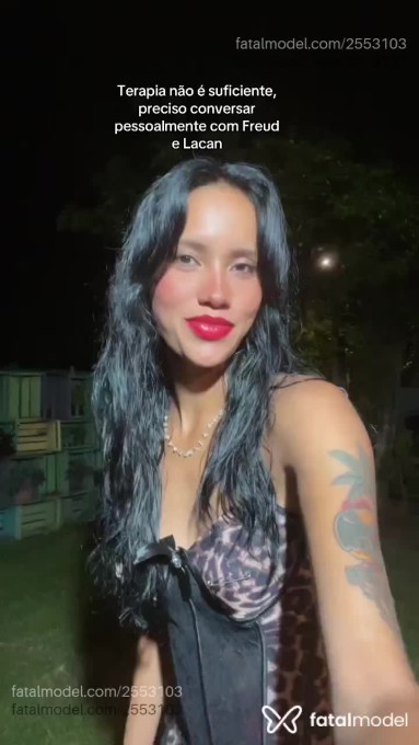 Acompanhante mulher morena (o) de olhos pretos em Virtual Acompanhante mulher morena (o) de olhos pretos em Virtual - Goddesmy