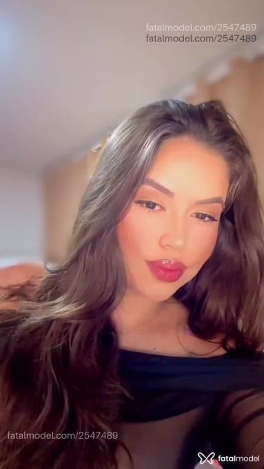 Acompanhante mulher com cabelo castanho de olhos castanhos em Paranavaí Acompanhante mulher com cabelo castanho de olhos castanhos em Paranavaí - Melissa Santos