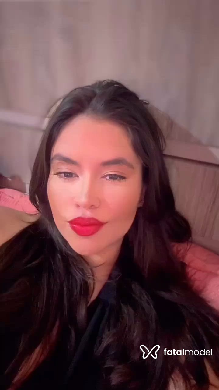 Acompanhante mulher com cabelo castanho de olhos castanhos - Melissa Santos