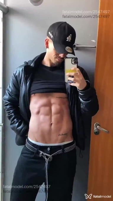 Acompanhante homem loira (o) de olhos castanhos em São Paulo Acompanhante homem loira (o) de olhos castanhos em São Paulo - Matheus Kanayama