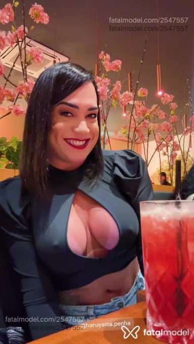 Acompanhante mulher trans com cabelo castanho de olhos pretos em São Paulo - Patricia