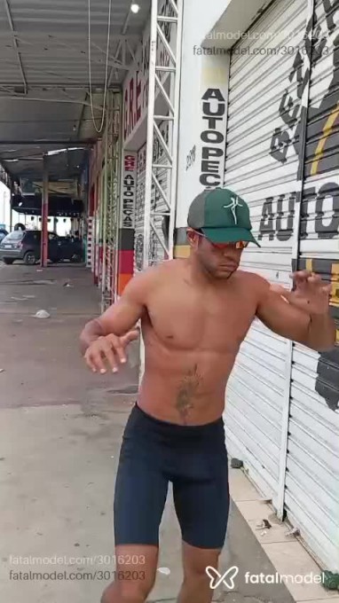 Acompanhante homem morena (o) de olhos castanhos em Goiânia - Mamba Negra