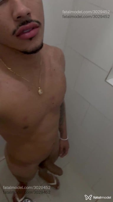 Acompanhante homem morena (o) de olhos pretos em São Paulo Acompanhante homem morena (o) de olhos pretos em São Paulo - Vitor Hugo