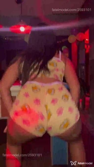 Acompanhante mulher morena (o) de olhos castanhos em São José dos Campos Acompanhante mulher morena (o) de olhos castanhos em São José dos Campos - Mirela