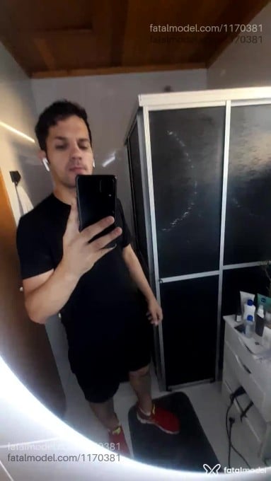 Acompanhante homem com cabelo castanho de olhos castanhos em Capão da Canoa Acompanhante homem com cabelo castanho de olhos castanhos em Capão da Canoa - Ricardo Quaresma