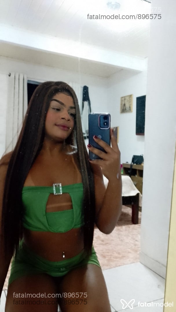 Acompanhante mulher trans morena (o) de olhos castanhos em Cabo Frio - Letícia