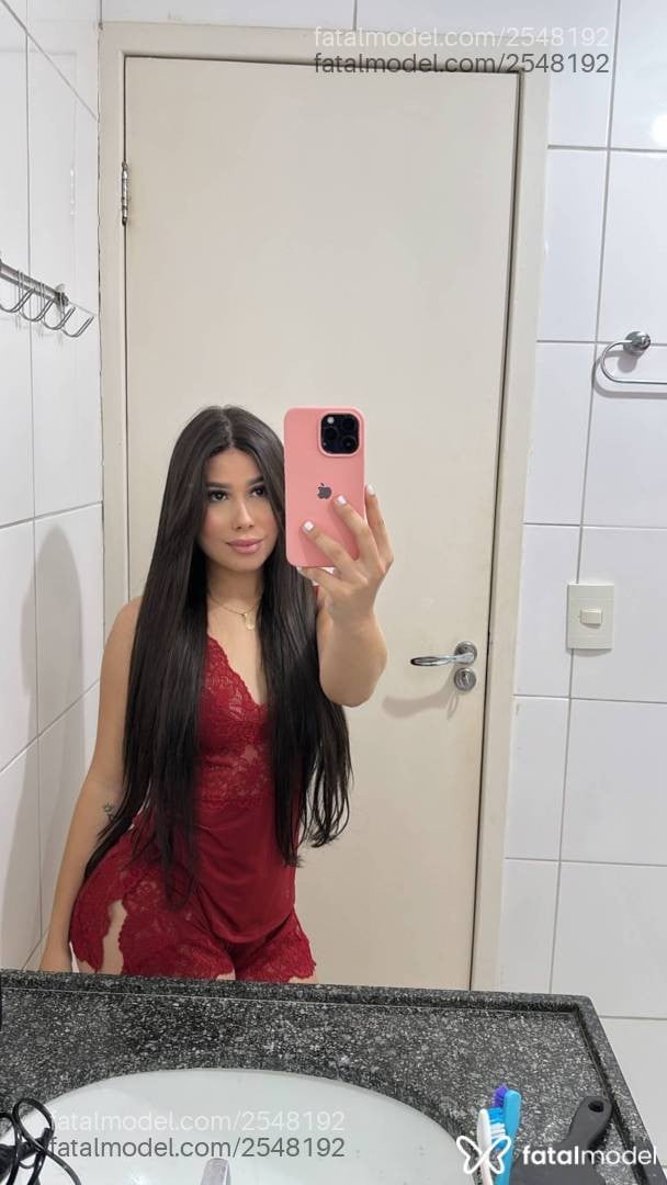 Acompanhante mulher com cabelo castanho de olhos castanhos - Melissa