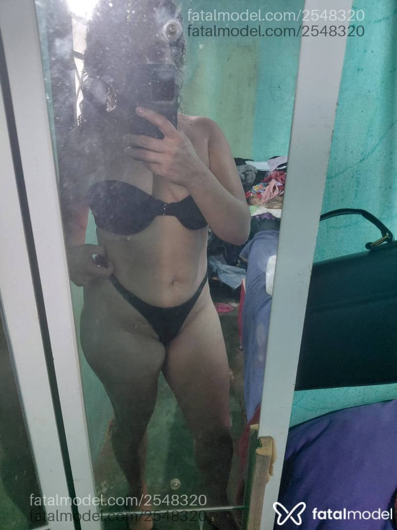 Acompanhante mulher com cabelo castanho de olhos castanhos - Caroline