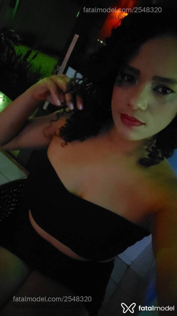 Acompanhante mulher com cabelo castanho de olhos castanhos - Caroline Acompanhante mulher com cabelo castanho de olhos castanhos - Caroline