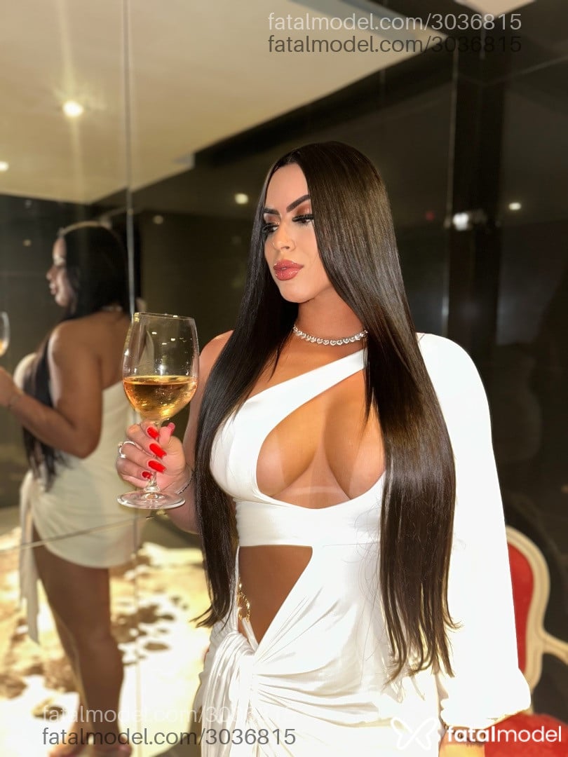 Acompanhante mulher morena (o) de olhos castanhos em São Paulo Acompanhante mulher morena (o) de olhos castanhos em São Paulo - Maya Monreal