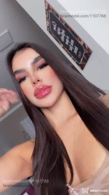 Acompanhante mulher com cabelo castanho de olhos castanhos em Sorocaba - Pietra Lins