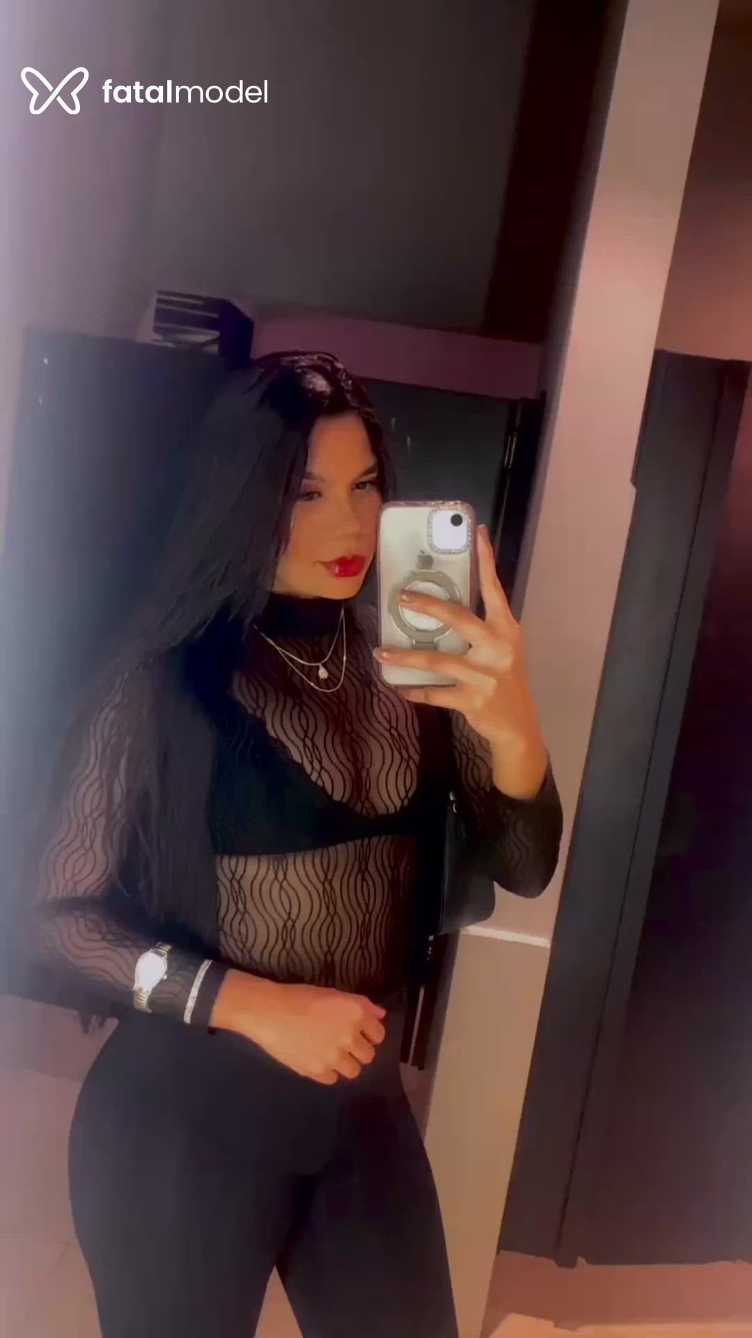Acompanhante mulher morena (o) de olhos castanhos - Beatriz