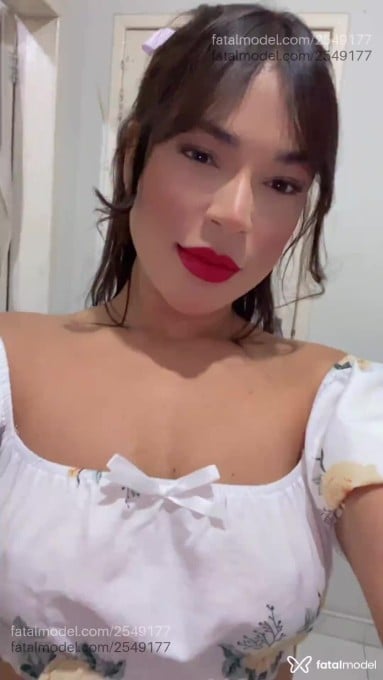 Acompanhante mulher com cabelo castanho de olhos castanhos em Nova Serrana - Francynni Satil