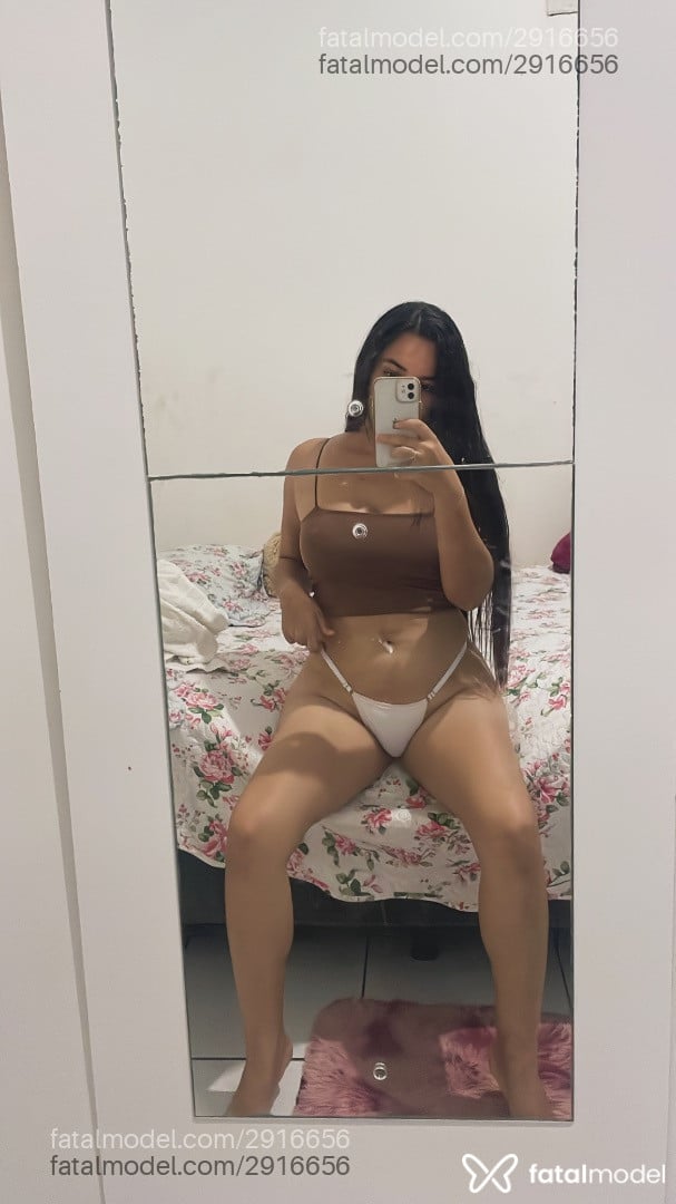 Acompanhante mulher com cabelo castanho de olhos castanhos em Palmas Acompanhante mulher com cabelo castanho de olhos castanhos em Palmas - Helena