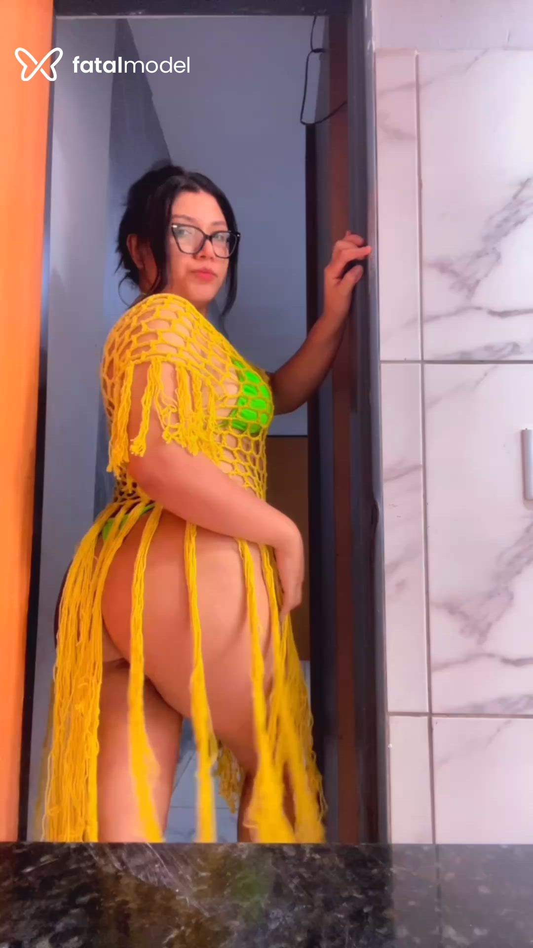 Acompanhante mulher morena (o) de olhos pretos em Virtual Acompanhante mulher morena (o) de olhos pretos em Virtual - Carla