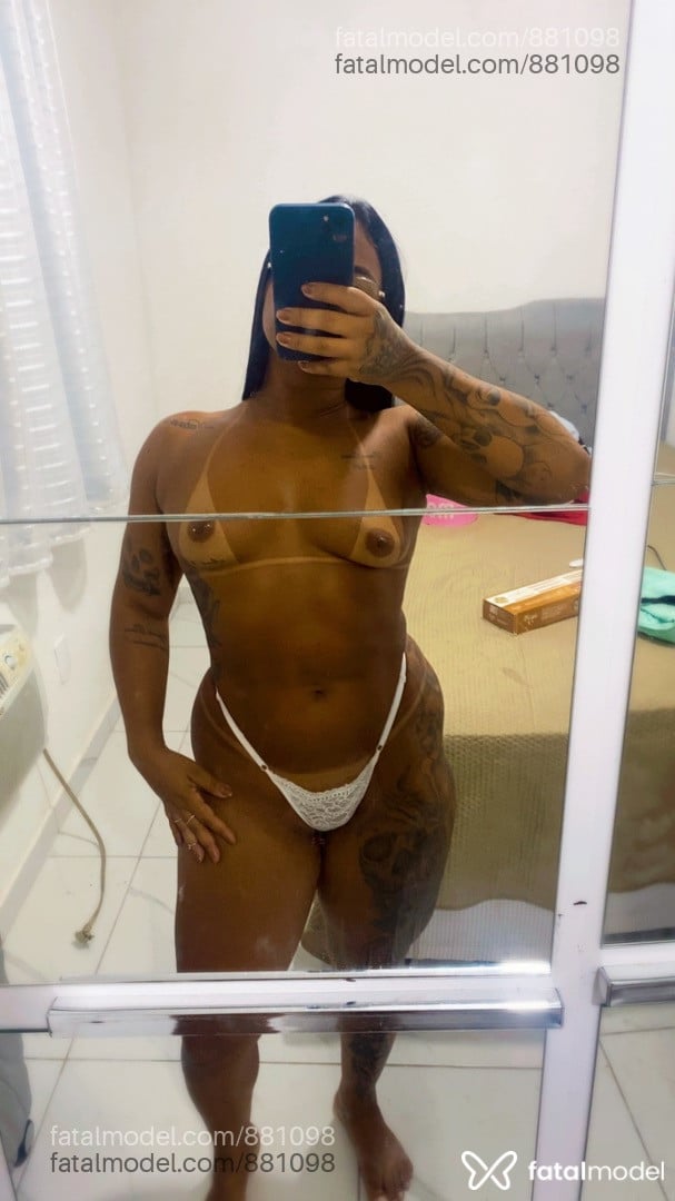 Acompanhante mulher morena (o) de olhos pretos - Larissa Sales