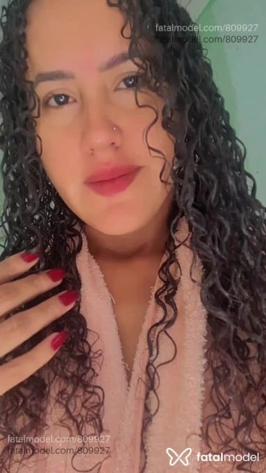 Acompanhante mulher morena (o) de olhos castanhos - Karen Lopes