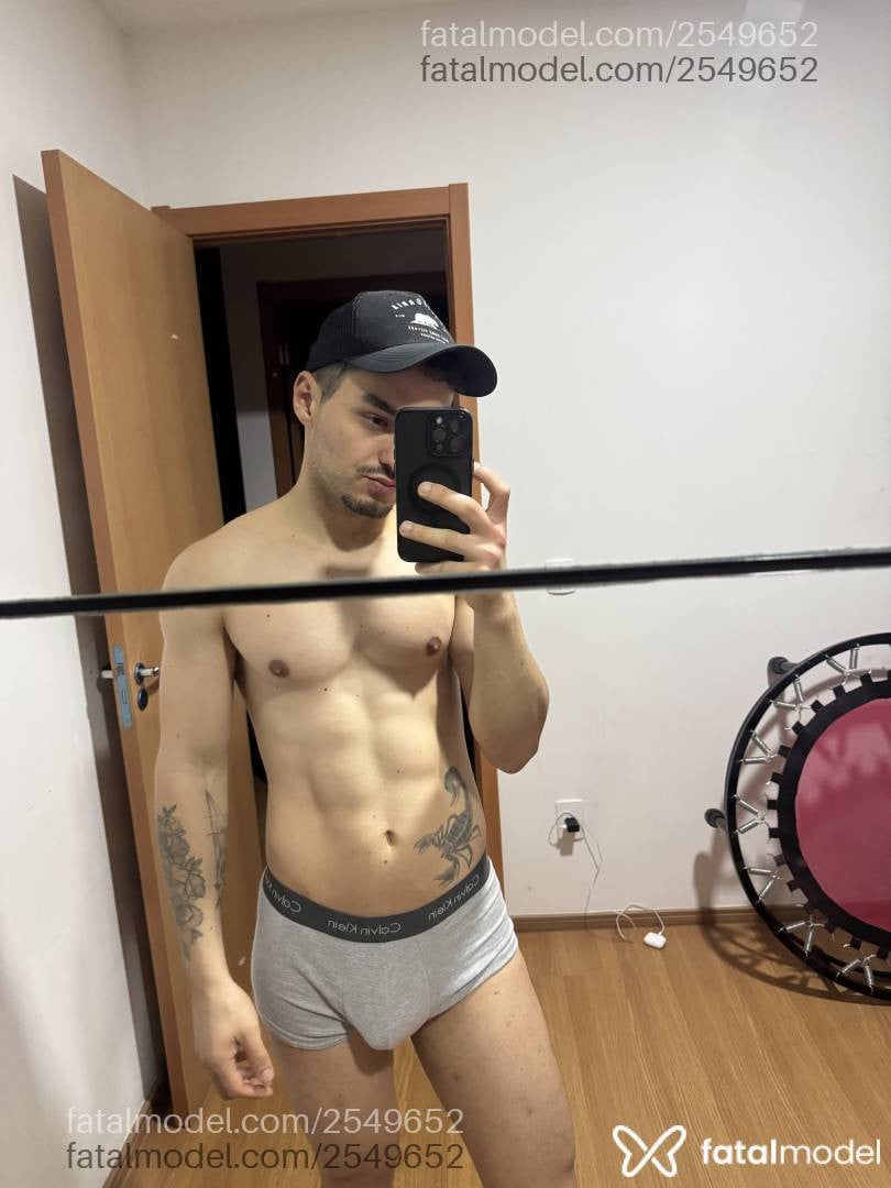 Acompanhante homem morena (o) de olhos castanhos em São Paulo - Gabriel