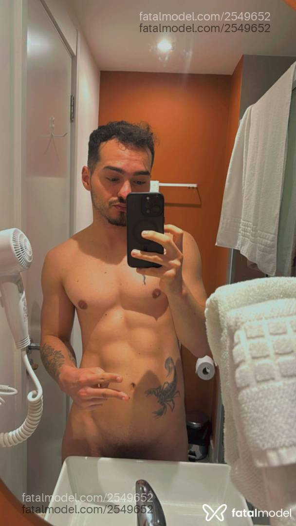 Acompanhante homem morena (o) de olhos castanhos em São Paulo - Gabriel