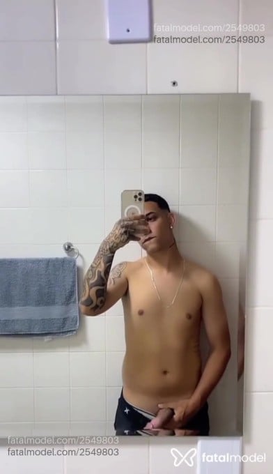Acompanhante homem morena (o) de olhos castanhos - Allanzinho Acompanhante homem morena (o) de olhos castanhos - Allanzinho