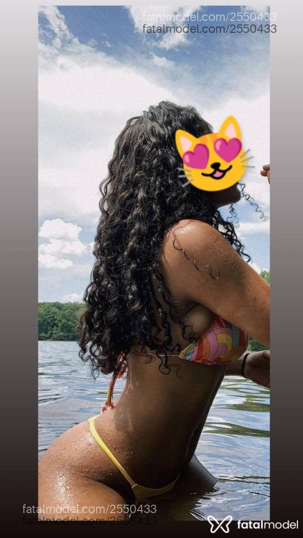 Acompanhante mulher morena (o) de olhos castanhos - MORENA