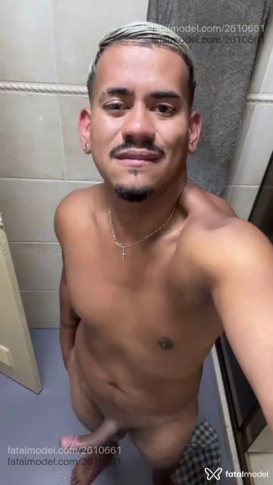 Acompanhante homem morena (o) de olhos pretos em Porto Alegre - Carvalho