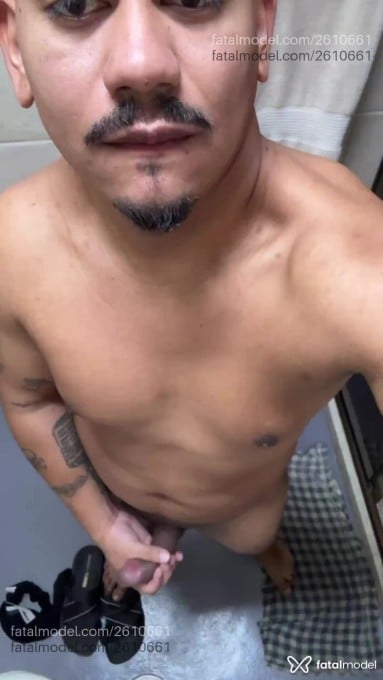 Acompanhante homem morena (o) de olhos pretos em Porto Alegre - Carvalho