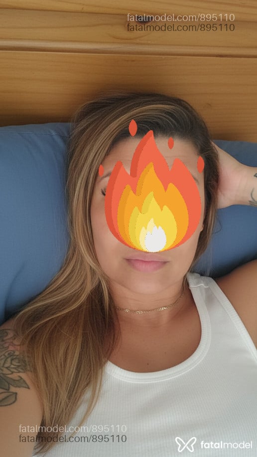 Acompanhante mulher com cabelo castanho de olhos castanhos em Divinópolis Acompanhante mulher com cabelo castanho de olhos castanhos em Divinópolis - Escarllet