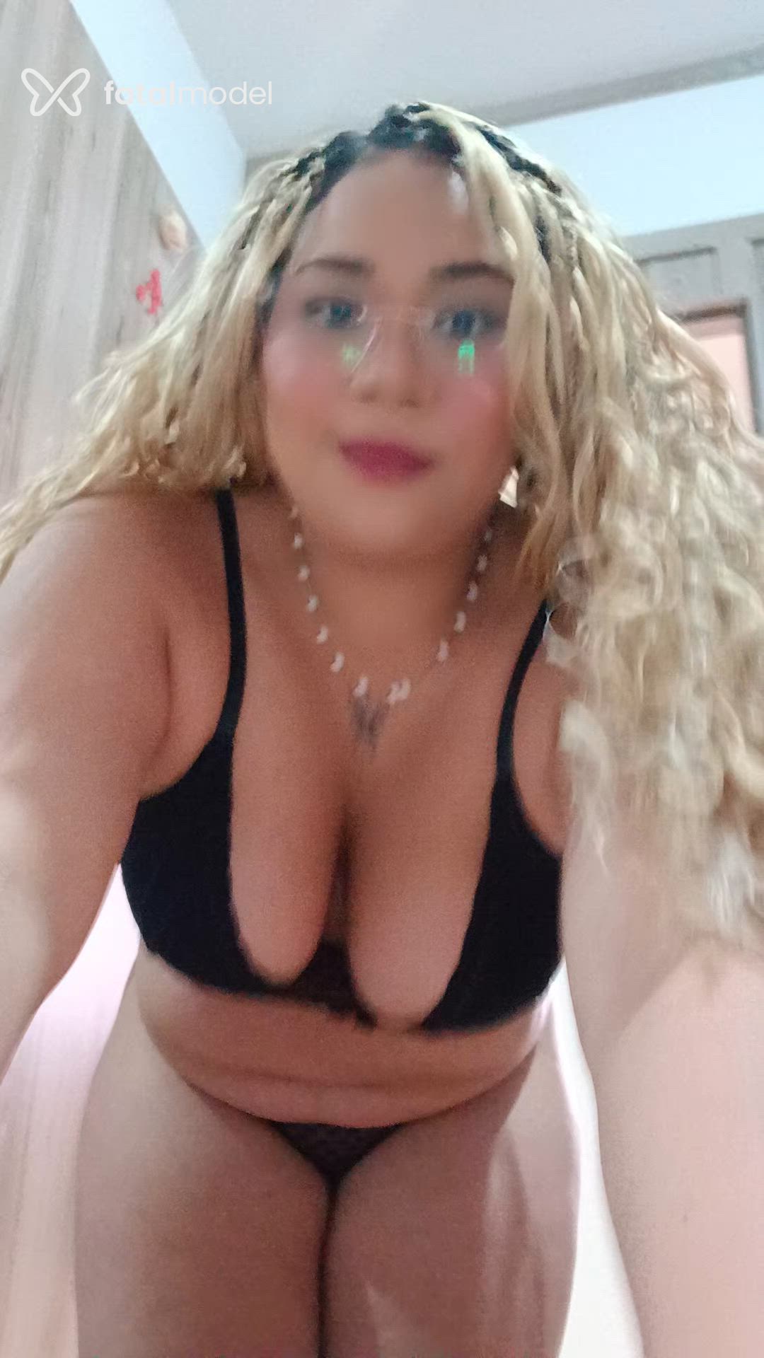 Acompanhante mulher morena (o) de olhos pretos - Ruby Muniz Acompanhante mulher morena (o) de olhos pretos - Ruby Muniz