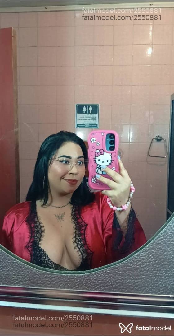 Acompanhante mulher morena (o) de olhos pretos - Victoria Monroy