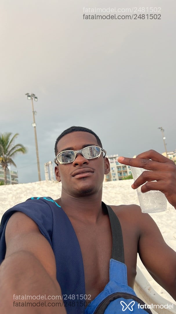 Acompanhante homem morena (o) de olhos castanhos em Cabo Frio - Deivid