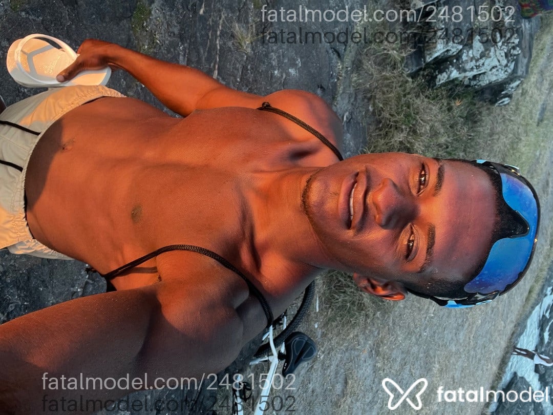 Acompanhante homem morena (o) de olhos castanhos em Cabo Frio - Deivid