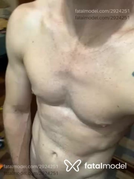 Acompanhante homem com cabelo castanho de olhos castanhos em Virtual Acompanhante homem com cabelo castanho de olhos castanhos em Virtual - Ricardo