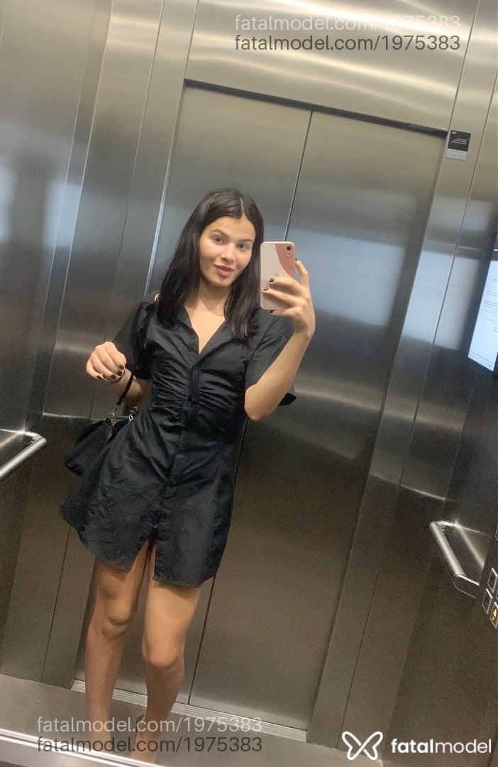 Acompanhante mulher trans com cabelo castanho de olhos castanhos em Campinas - Jullya Ortiz