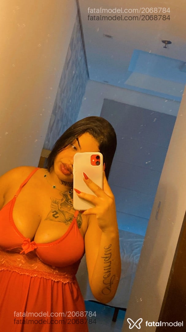 Acompanhante mulher morena (o) de olhos castanhos em Uberaba - Aline