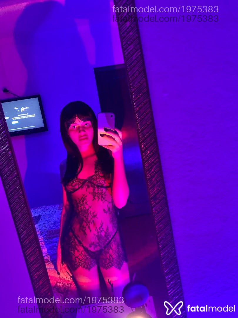Acompanhante mulher trans com cabelo castanho de olhos castanhos em Campinas - Jullya Ortiz