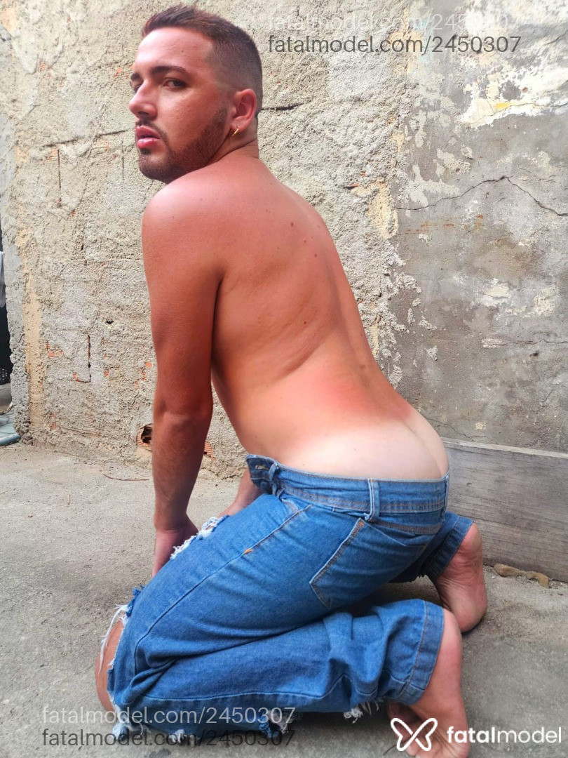 Acompanhante homem loira (o) de olhos verdes em Virtual - Dionísio