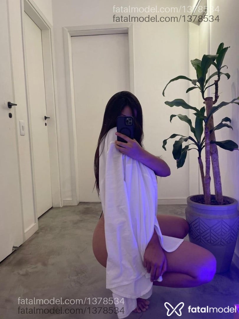 Acompanhante mulher morena (o) de olhos azuis em Londrina - Karina