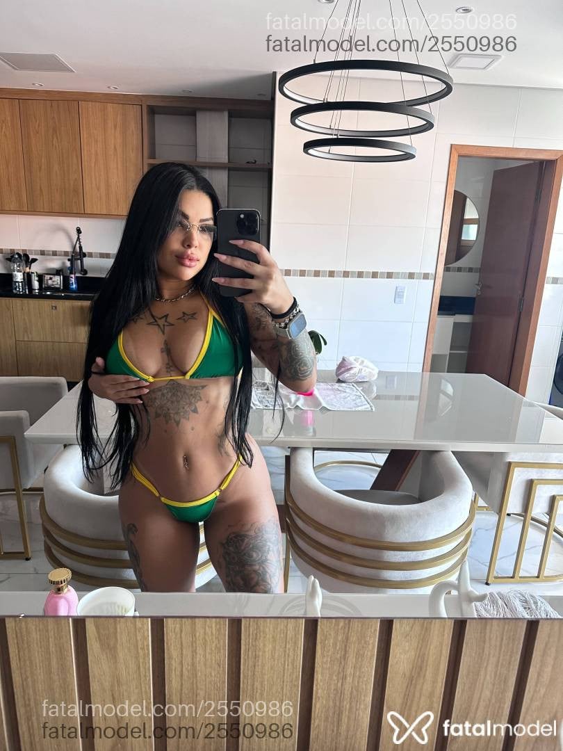 Acompanhante mulher morena (o) de olhos castanhos - Aline