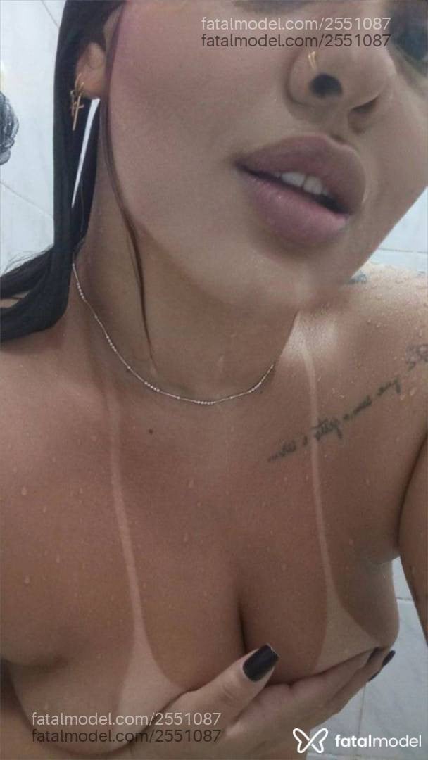 Acompanhante mulher morena (o) de olhos castanhos - Maia Ribeiro