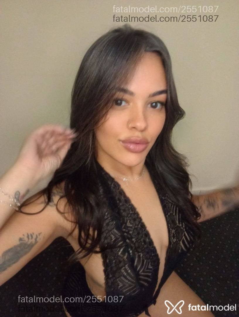 Acompanhante mulher morena (o) de olhos castanhos - Maia Ribeiro