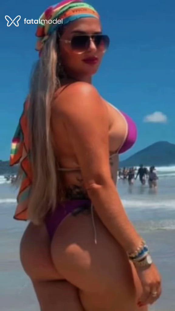 Acompanhante mulher loira (o) de olhos castanhos - Bianca Rios
