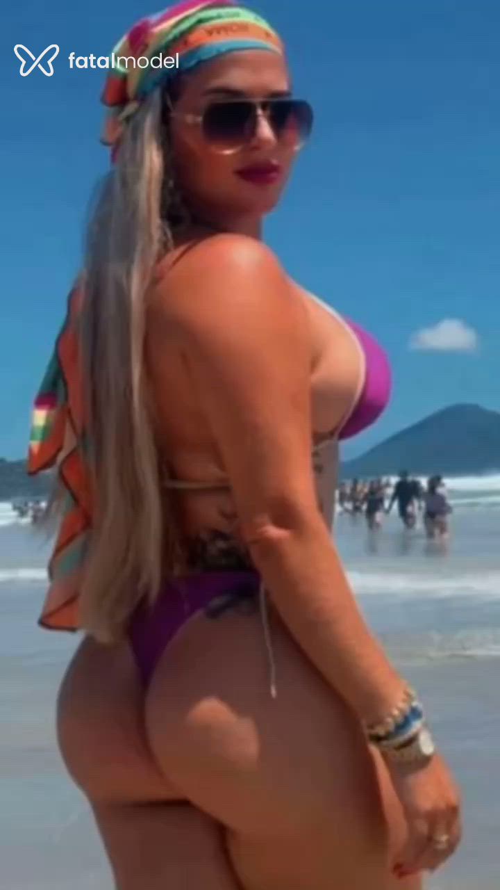 Acompanhante mulher loira (o) de olhos castanhos - Bianca Rios