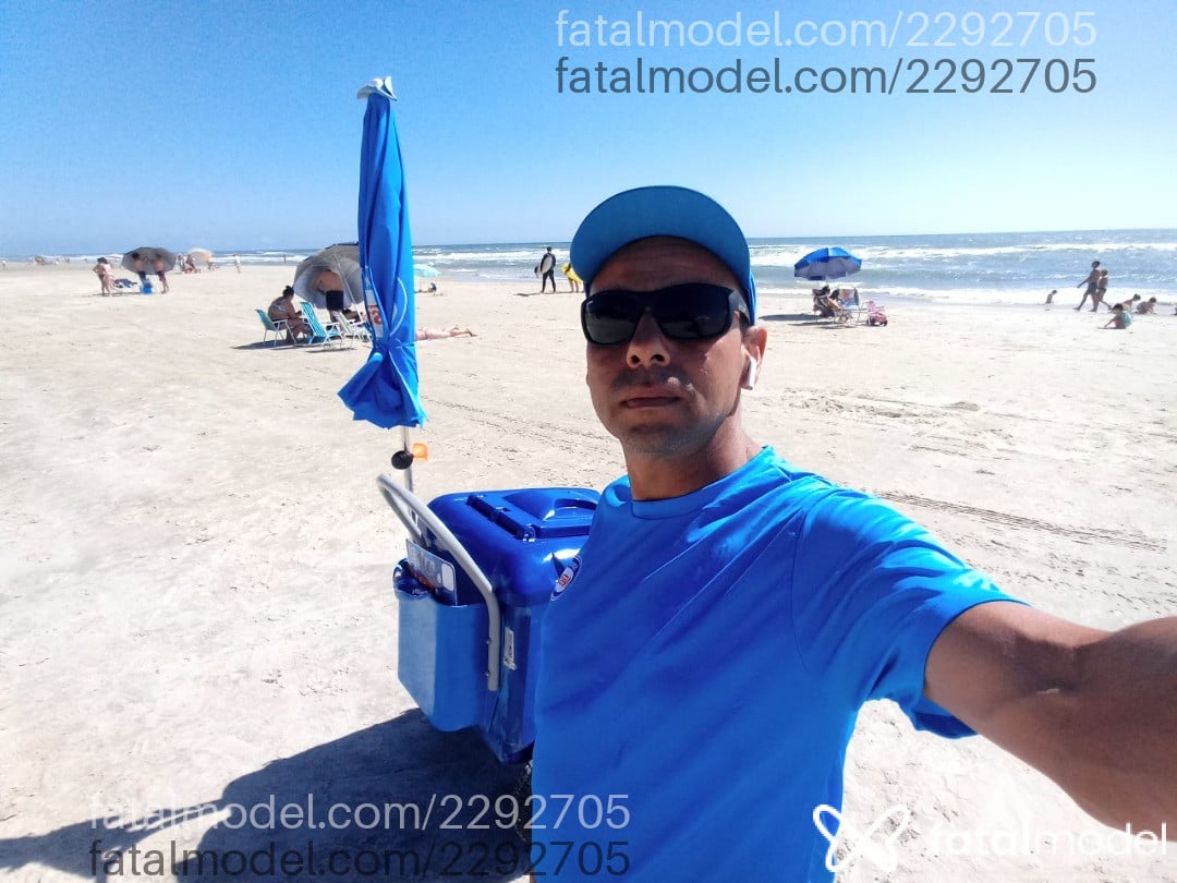 Acompanhante homem com cabelo castanho de olhos castanhos em Capão da Canoa Acompanhante homem com cabelo castanho de olhos castanhos em Capão da Canoa - Ricardo