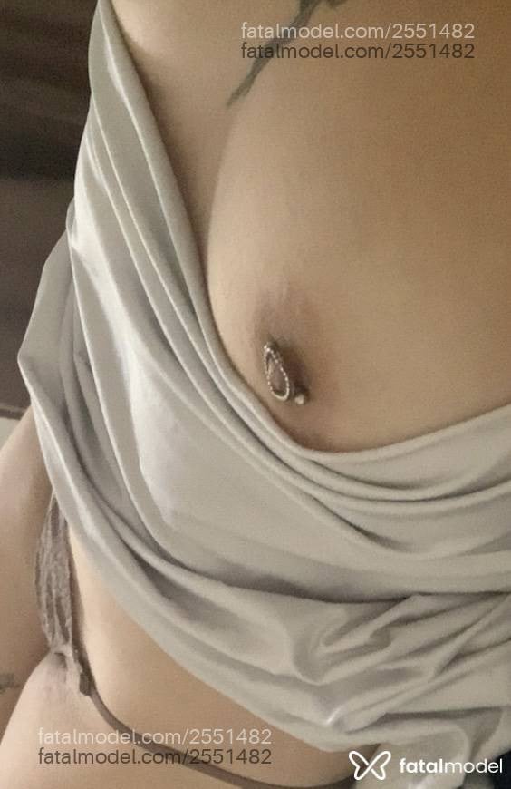 Acompanhante mulher com cabelo castanho de olhos castanhos - Pam