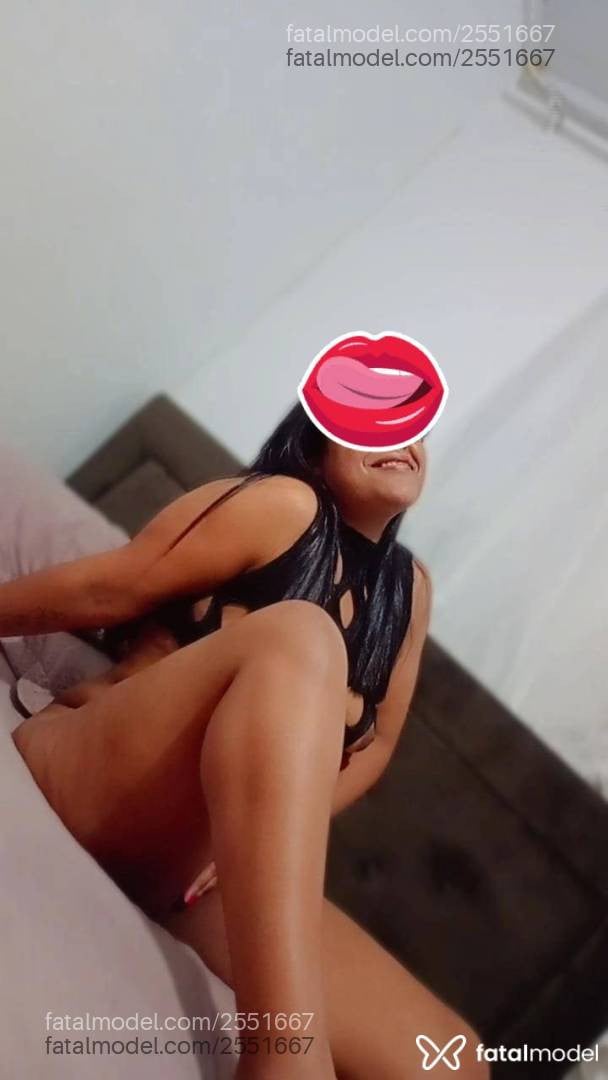 Acompanhante mulher com cabelo castanho de olhos castanhos - Brenda