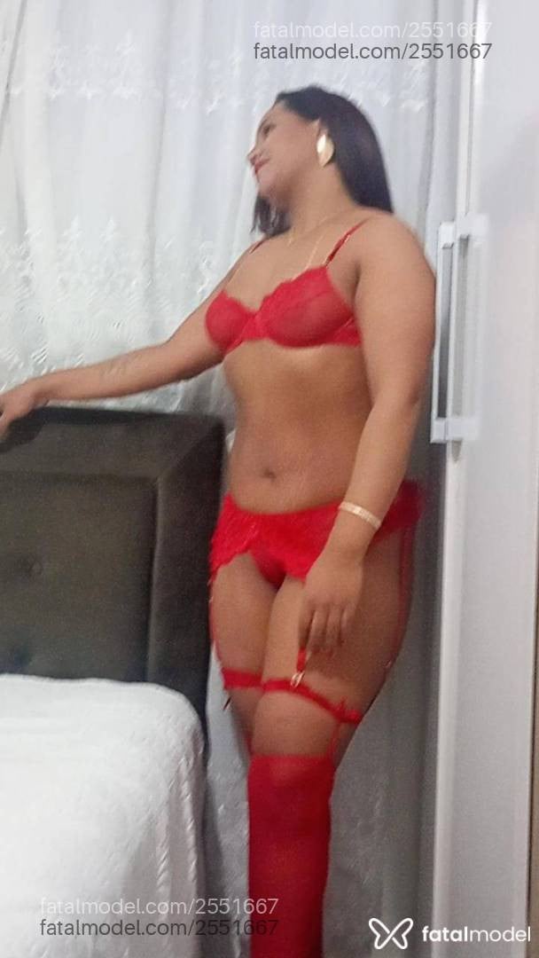 Acompanhante mulher com cabelo castanho de olhos castanhos - Brenda