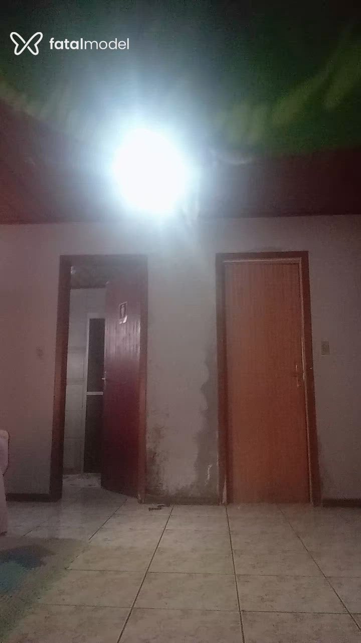 Acompanhante mulher com cabelo castanho de olhos castanhos - Brenda